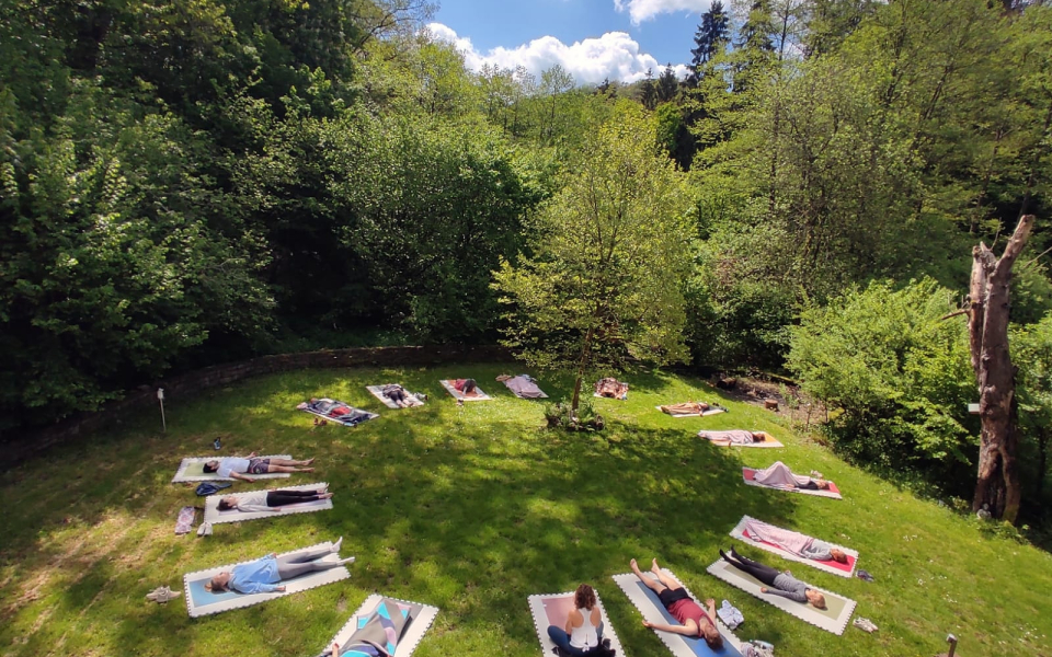 Yoga im Garten